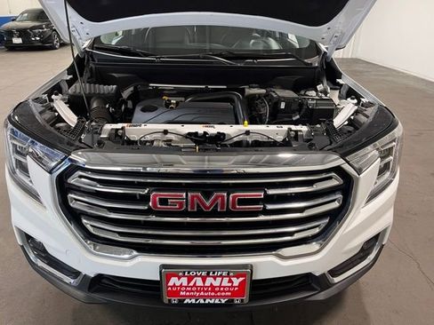Used 2024 GMC Terrain SLT FWD image 9