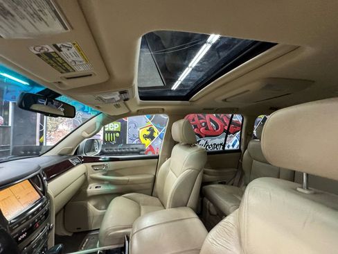 Used 2010 Lexus LX 570 4WD image 36