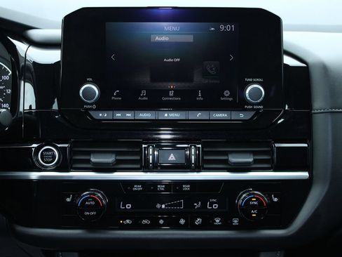 Used 2024 Nissan Pathfinder SV FWD image 21
