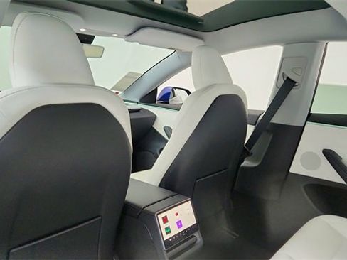 Used 2025 Tesla Model 3 Long Range image 29
