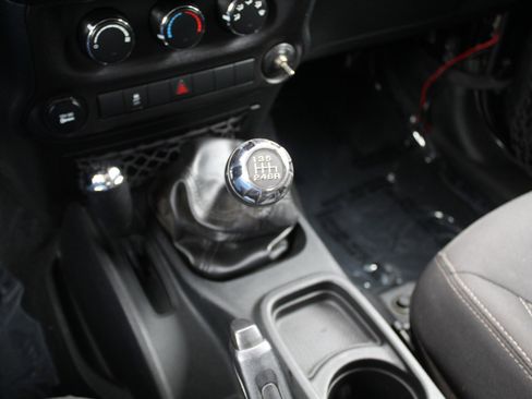 Used 2018 Jeep Wrangler Unlimited Sport w/ Power Convenience Group AWD/4WD image 31