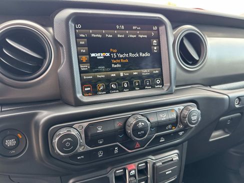 Used 2022 Jeep Wrangler Unlimited Sport AWD/4WD image 22