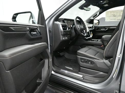 New 2026 GMC Yukon XL Elevation w/ Elevation Premium Package AWD/4WD image 9