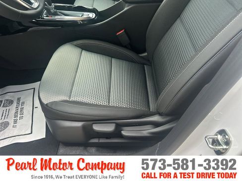 New 2026 Chevrolet Trax LT w/ LT Convenience Package FWD image 10