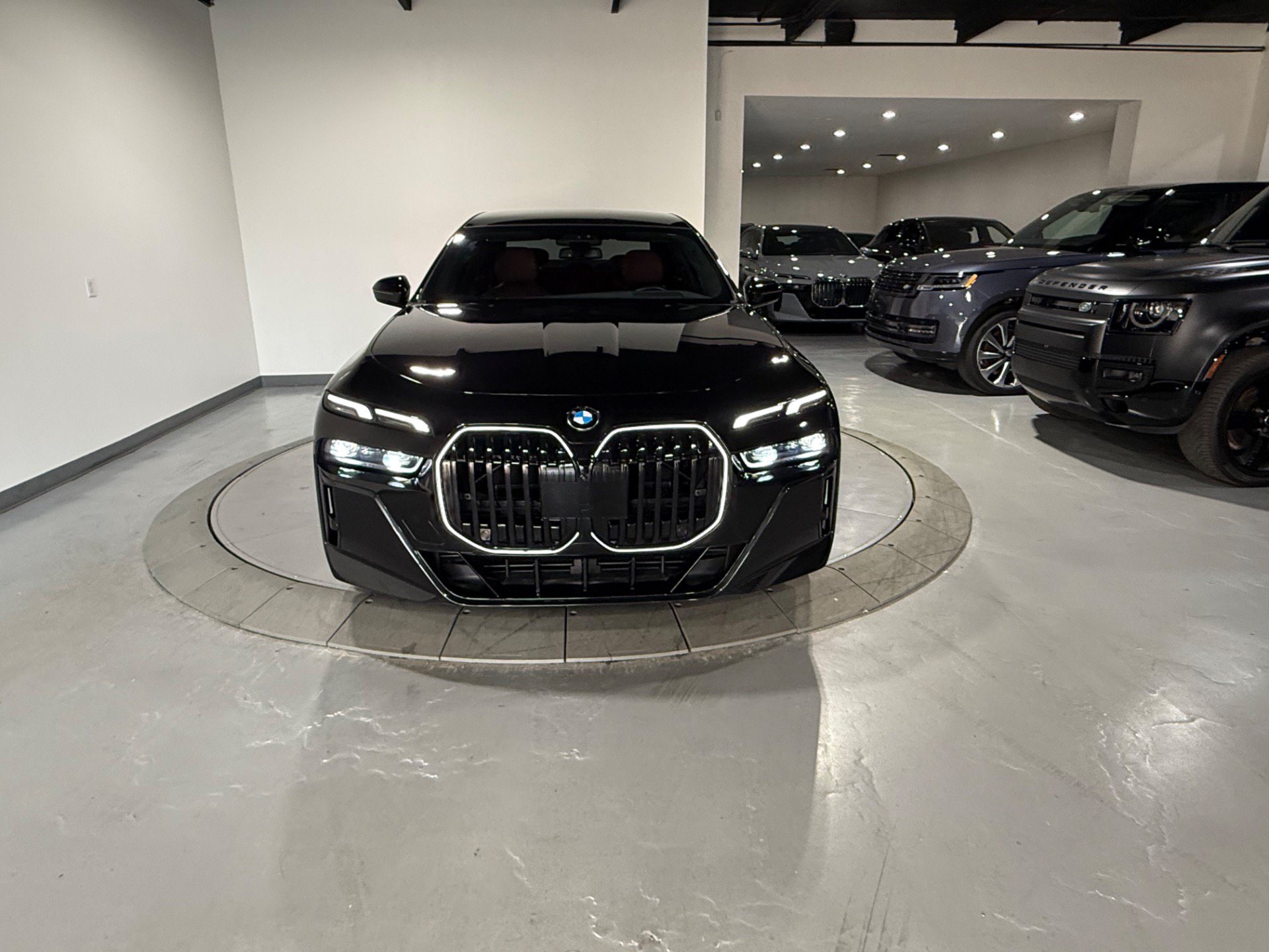 Used 2024 BMW 740i xDrive AWD/4WD image 7