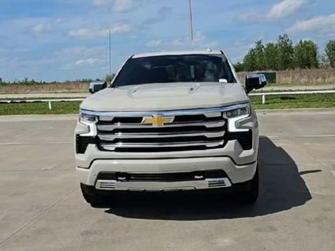 New 2026 Chevrolet Silverado 1500 High Country w/ Technology Package AWD/4WD image 3