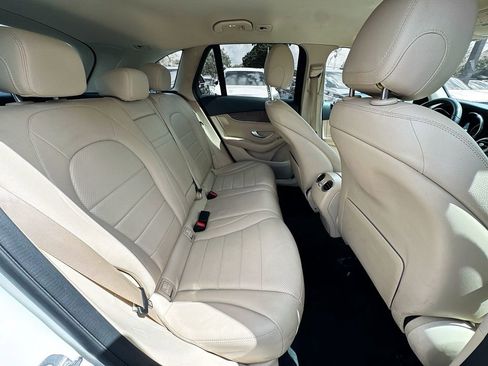 Used 2019 Mercedes-Benz GLC 300 4MATIC w/ Premium Package image 26