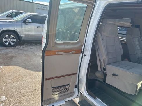 Used 1999 Ford E-150 and Econoline 150 image 24