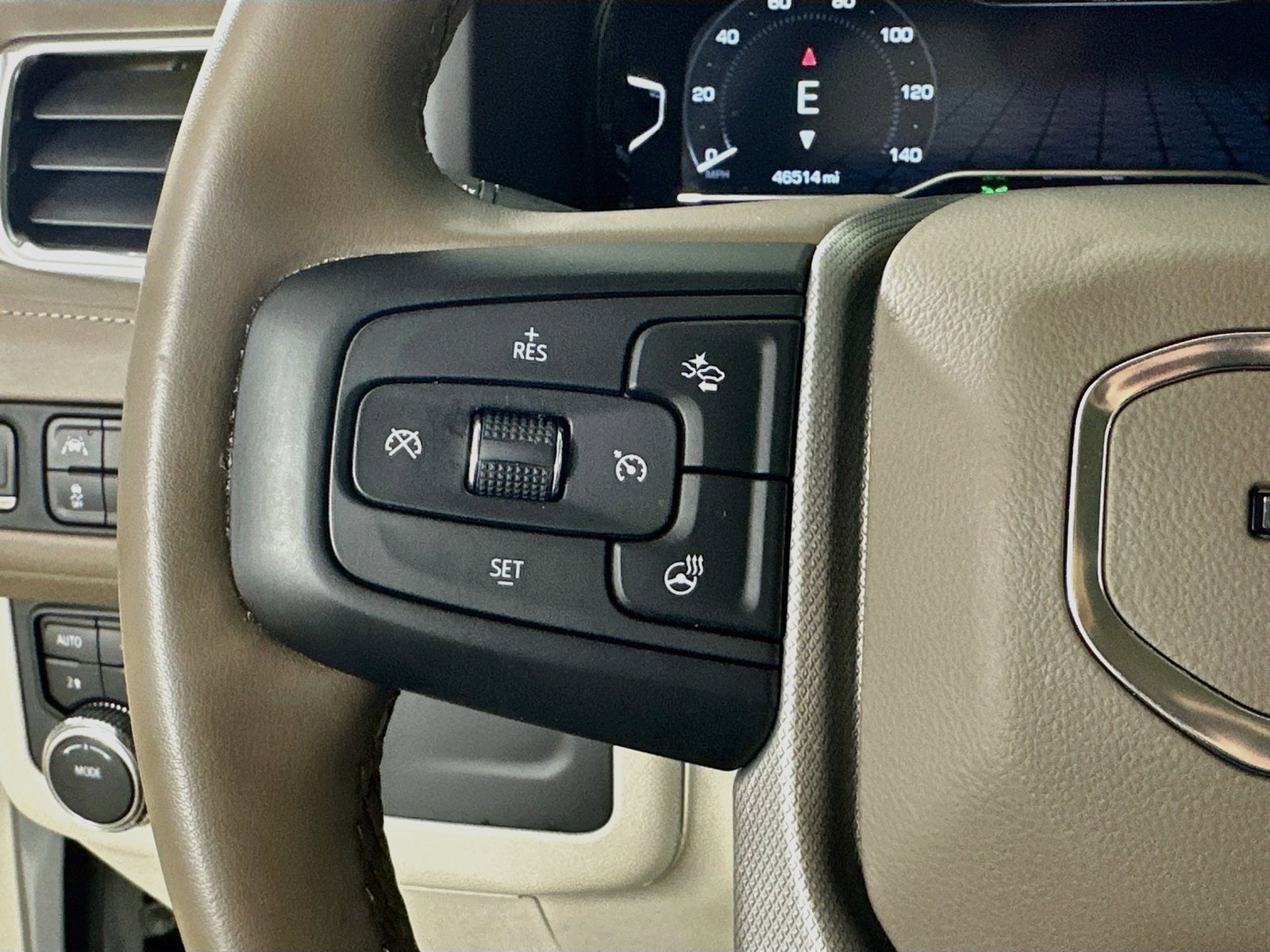 Used 2023 GMC Yukon XL Denali w/ LPO, Floor Liner Package AWD/4WD image 18
