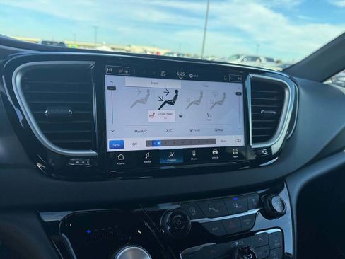 New 2026 Chrysler Voyager LX image 35