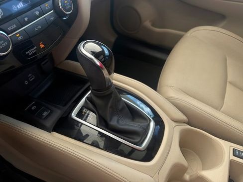 Used 2018 Nissan Rogue SL w/ Premium Package FWD image 29