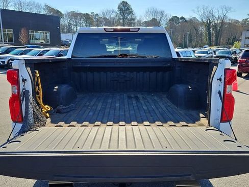 Used 2020 Chevrolet Silverado 1500 Custom w/ Custom Value Package image 25