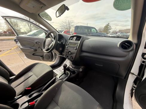Used 2018 Nissan Versa S Plus image 12