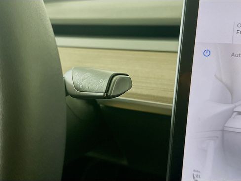 Used 2023 Tesla Model Y Performance AWD/4WD image 23