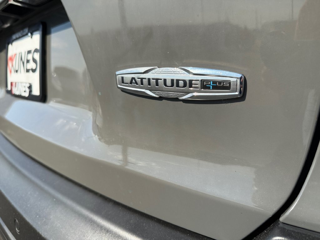 Used 2021 Jeep Cherokee Latitude Plus AWD/4WD image 40