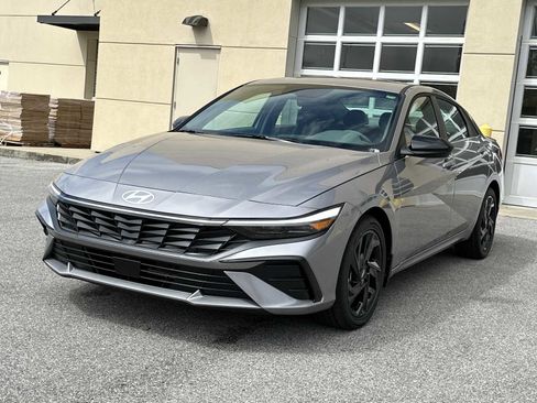 New 2026 Hyundai Elantra SEL Sport Premium image 3