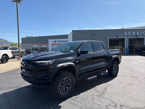 Used 2024 Chevrolet Colorado ZR2 w/ ZR2 Convenience Package III AWD/4WD image 12