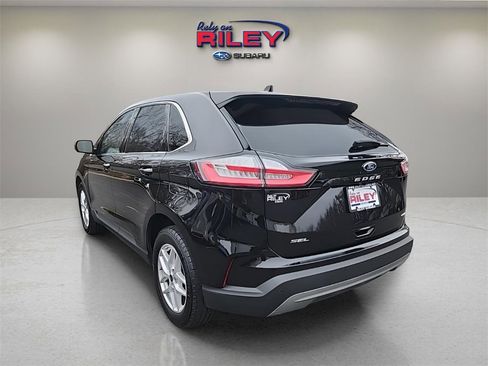 Used 2023 Ford Edge SEL image 3