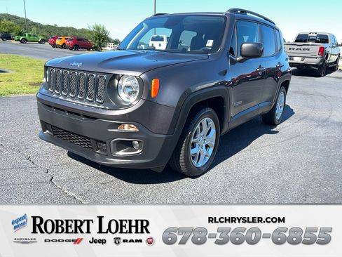 Used 2018 Jeep Renegade Latitude FWD image 1