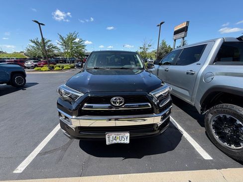 Used 2018 Toyota 4Runner Limited AWD/4WD image 3