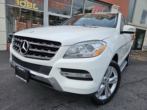 Used 2015 Mercedes-Benz ML 350 4MATIC w/ Premium 1 Package image 11