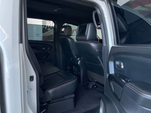 Used 2023 Nissan Titan PRO-4X w/ Pro-4x Convenience Package image 16