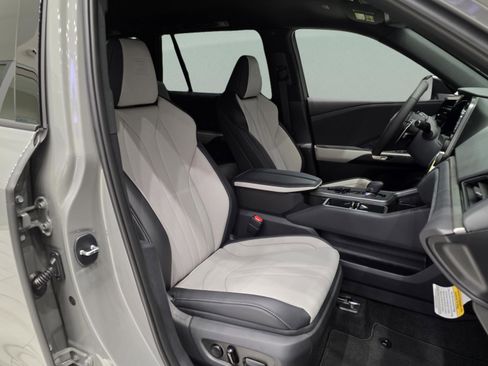 New 2026 Lexus TX 500h AWD image 23