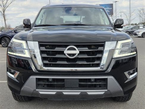 Used 2024 Nissan Armada SL w/ Captain's Chairs Package image 5