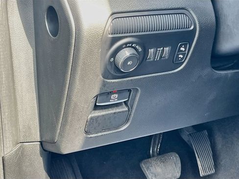 Certified 2023 Jeep Wagoneer L Series III w/ Preferred Equipment Group AWD/4WD image 10