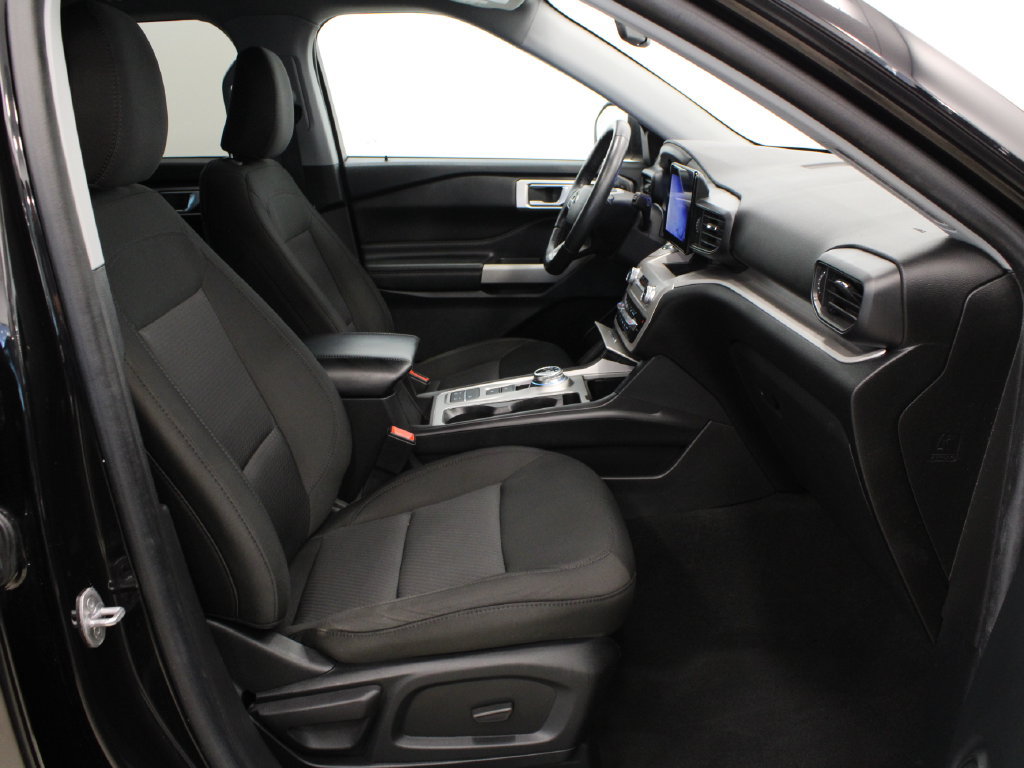 Used 2023 Ford Explorer XLT RWD image 14
