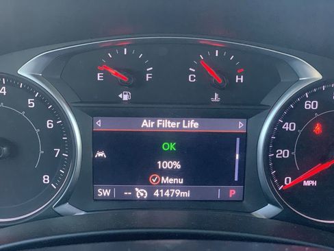 Used 2024 GMC Terrain SLT image 9