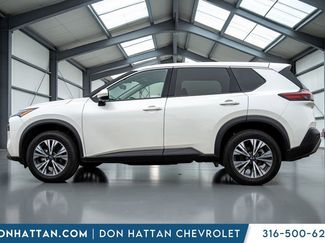 Used 2023 Nissan Rogue SV video 2