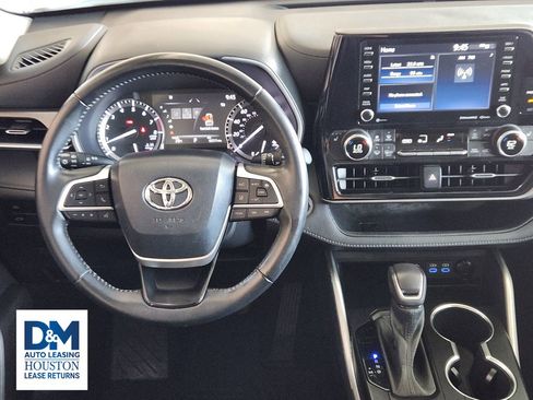Used 2022 Toyota Highlander XLE image 35