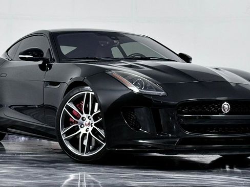 Used 2017 Jaguar F-TYPE R image 2