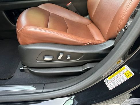 Used 2022 Cadillac XT5 Premium Luxury w/ Technology Package AWD/4WD image 10