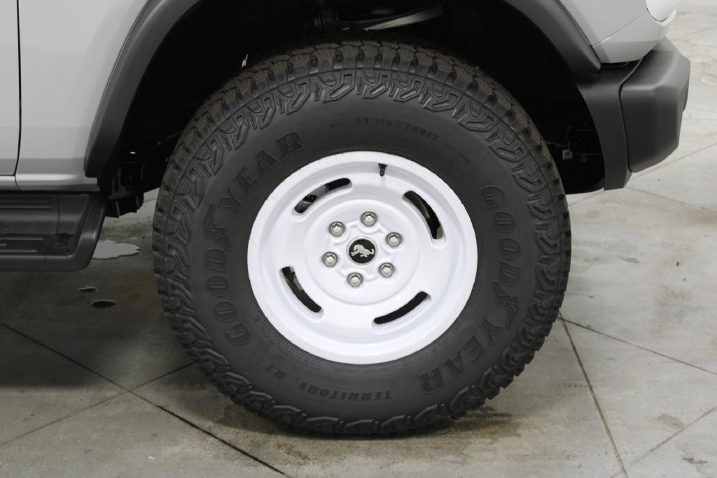 New 2026 Ford Bronco Heritage Edition AWD/4WD image 12