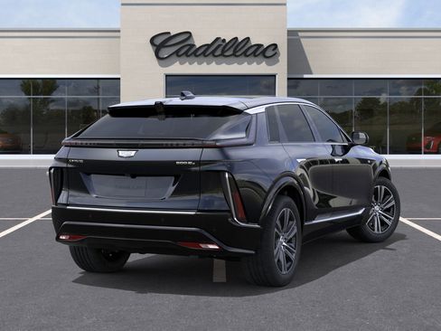 New 2026 Cadillac Lyriq Luxury AWD/4WD image 12