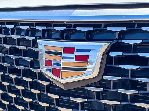 Certified 2024 Cadillac XT6 Luxury w/ LPO, Floor Liner Package FWD image 8