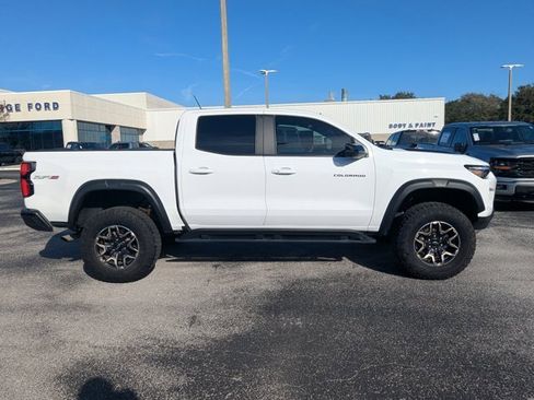 Used 2024 Chevrolet Colorado ZR2 w/ Technology Package image 4