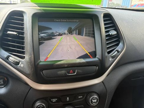 Used 2016 Jeep Cherokee Limited AWD/4WD image 13
