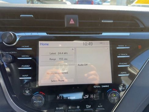 Used 2019 Toyota Camry XLE image 15