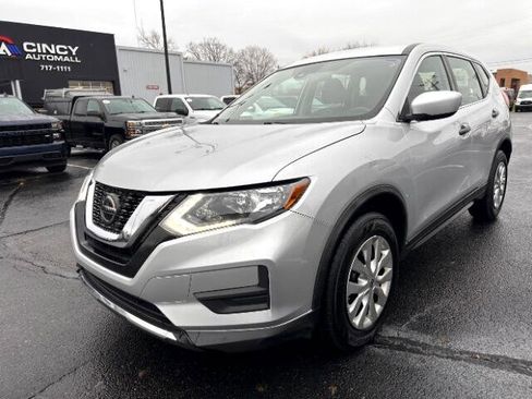 Used 2020 Nissan Rogue S image 2