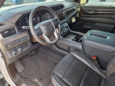 Used 2023 GMC Yukon Denali image 12
