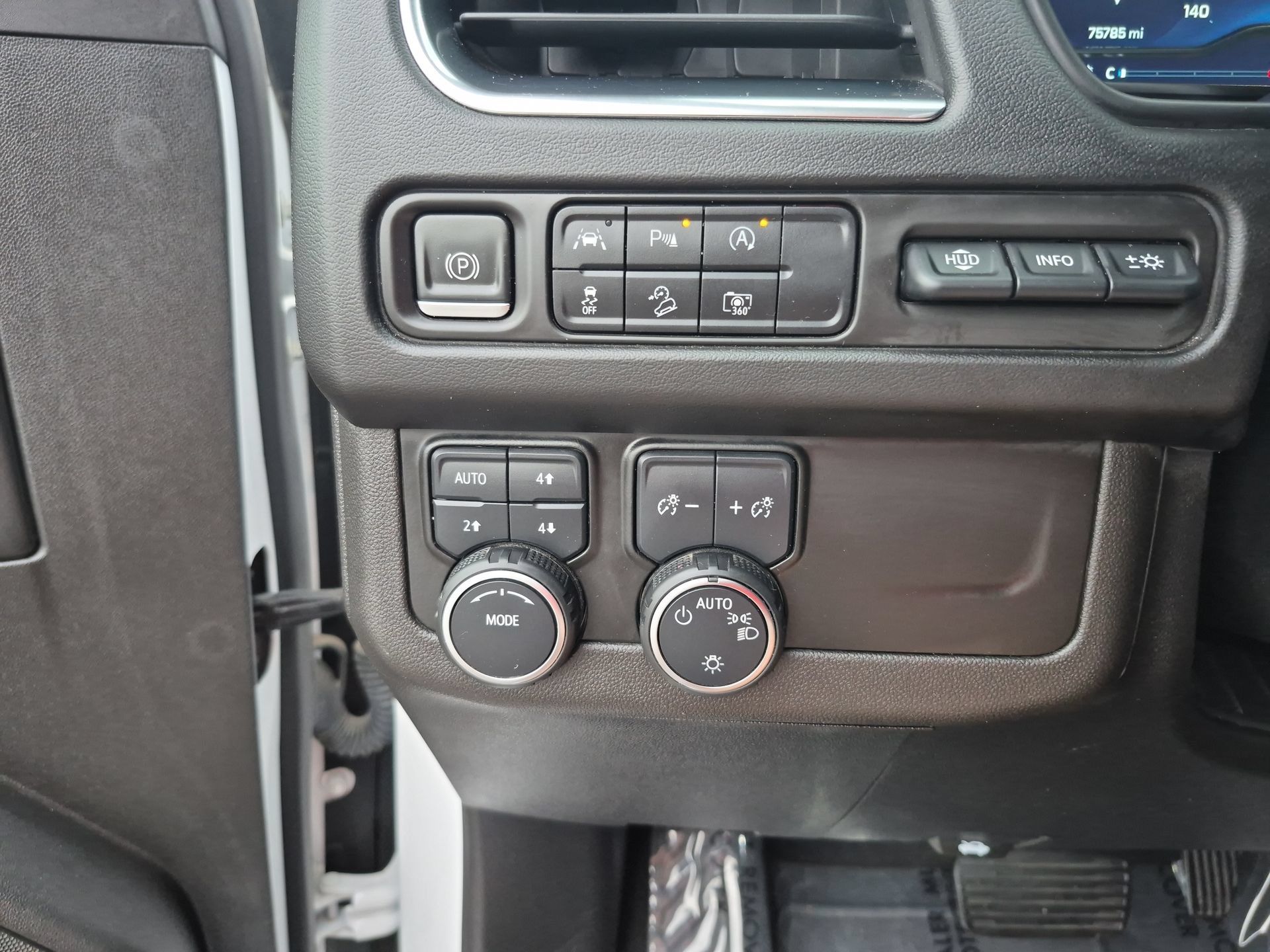 Used 2023 Chevrolet Suburban High Country AWD/4WD image 19