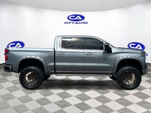 Used 2020 Chevrolet Silverado 1500 High Country w/ Technology Package AWD/4WD image 2
