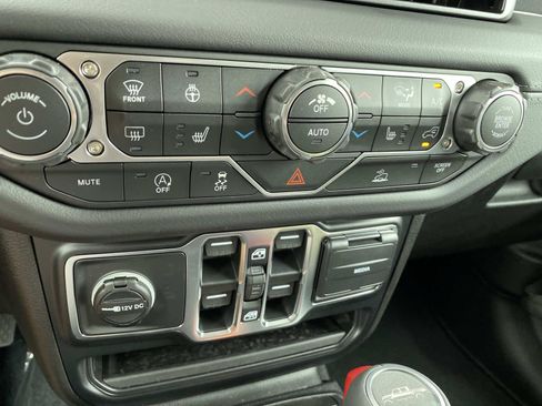 New 2026 Jeep Gladiator Sport AWD/4WD image 12