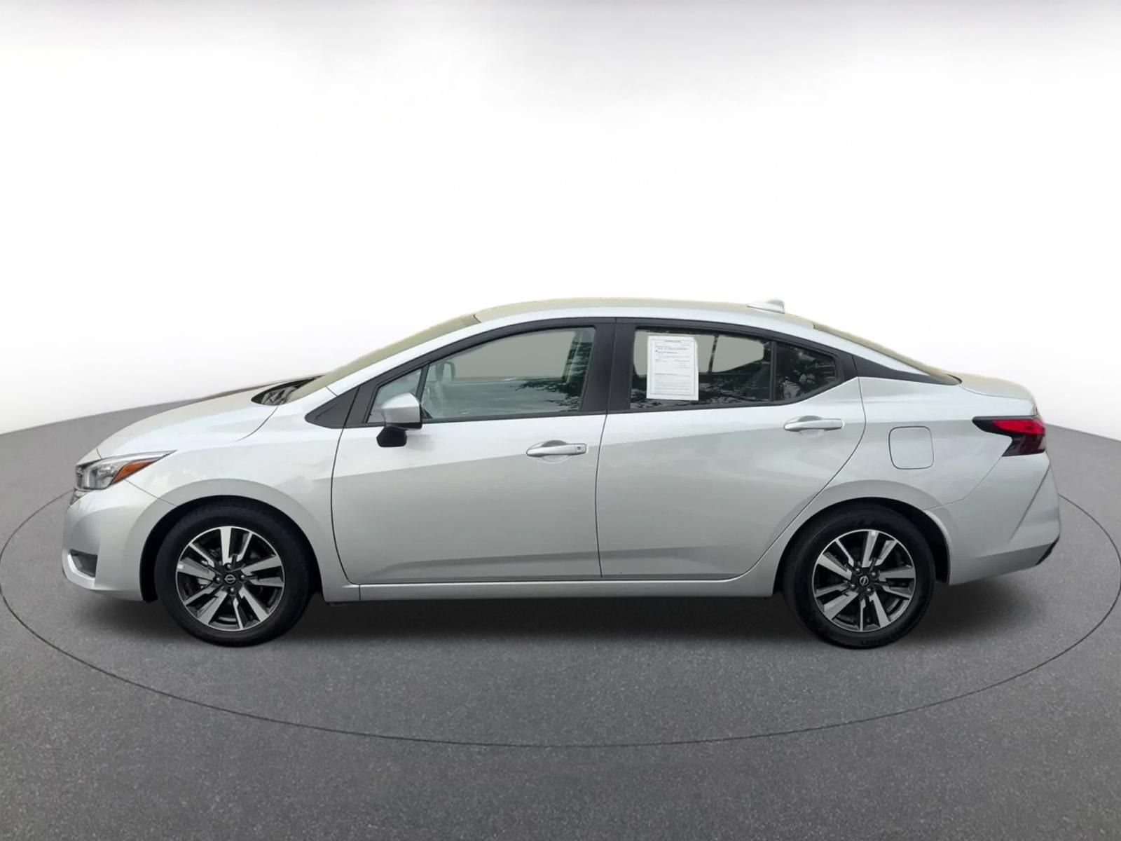 Used 2025 Nissan Versa SV FWD image 8