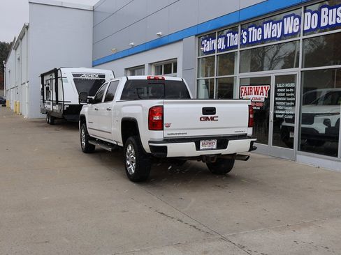 Used 2018 GMC Sierra 2500 Denali w/ Suspension Package, Off-Road image 8