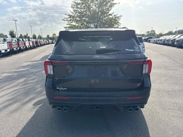 Used 2025 Ford Explorer ST AWD/4WD image 5