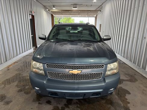 Used 2008 Chevrolet Tahoe LTZ w/ LTZ Preferred Equipment Group RWD image 3